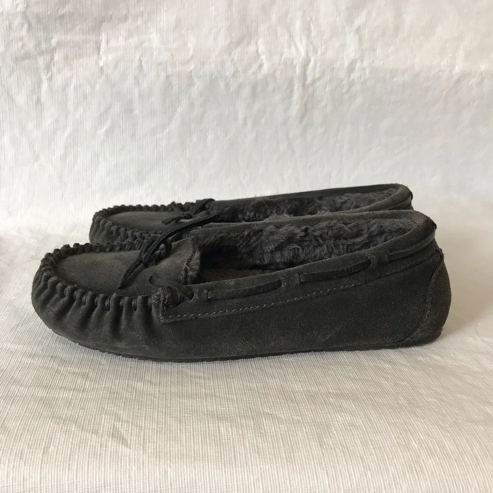Minnetonka Moccasin Leather Faux Fur Slippers